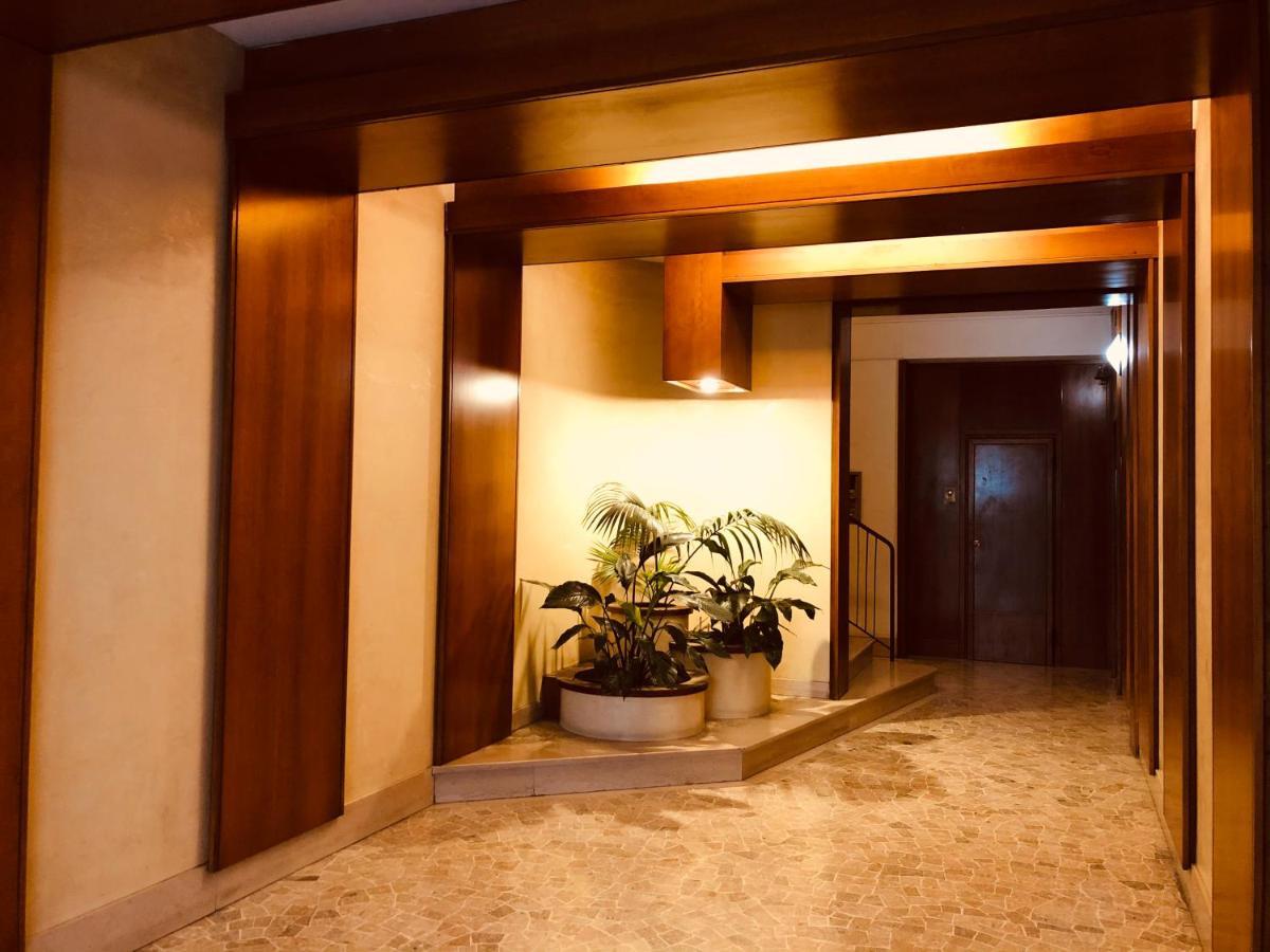 •to With Love• Apartment Rom