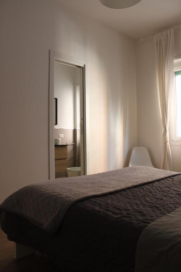 Apartment •to With Love• Rom